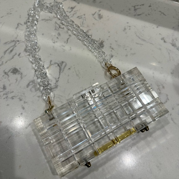 ‼️SOLD‼️ Acrylic clutch - Picture 4 of 4